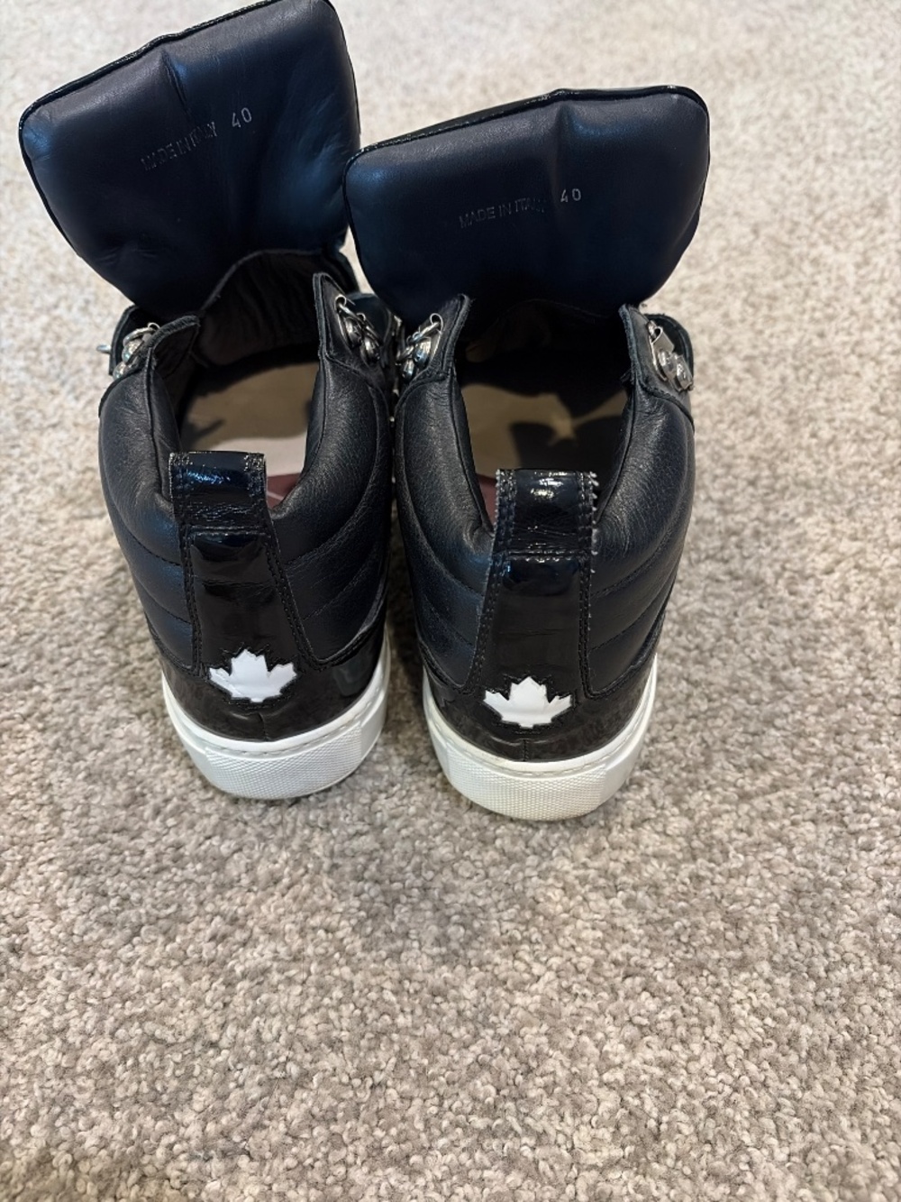 Sneakers - Picture 3 of 4